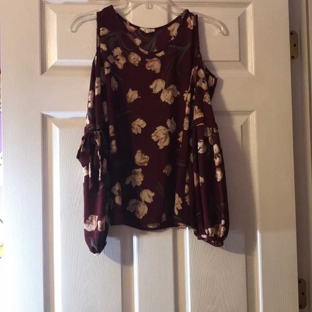A maroon blouse ❤️